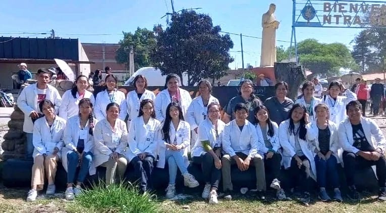 Estudiantes de Bromatología colaboraron en Festividades de Río Blanco