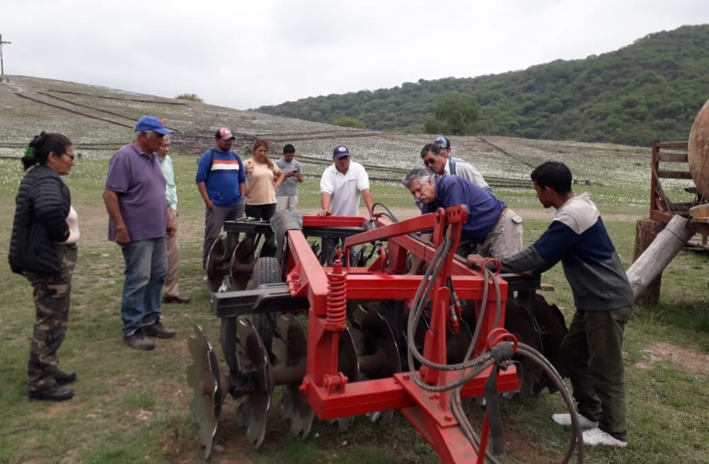 Capacitaron a tractoristas y productores de El Fuerte